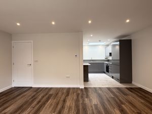Living area- click for photo gallery